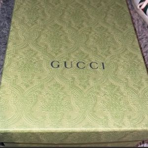Gucci box